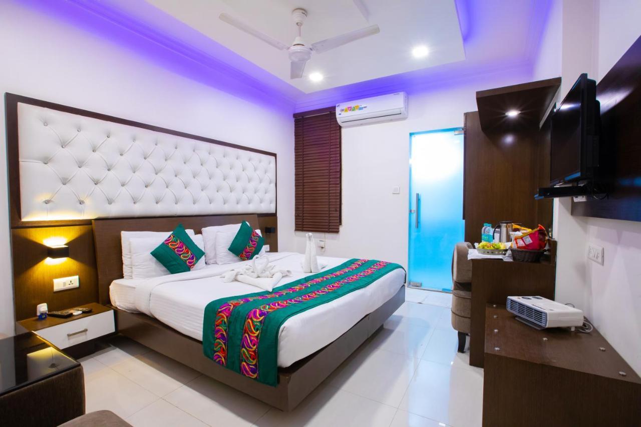 Hotel Surya International Delhi  Dış mekan fotoğraf