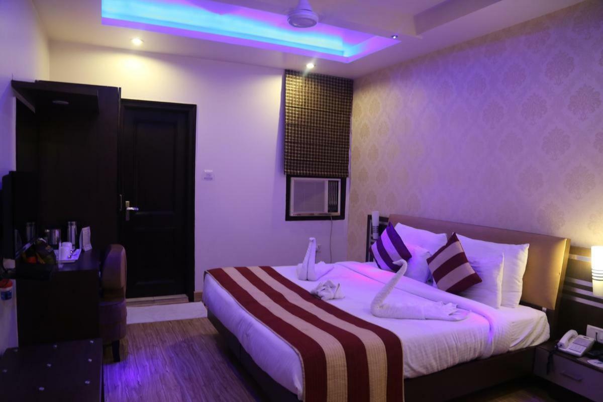 Hotel Surya International Delhi  Dış mekan fotoğraf